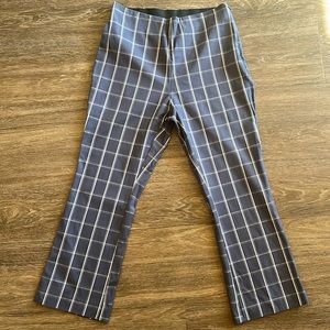 A New Day women’s size 12 pants. 25” Inseam. Elastic waistband with side zipper.